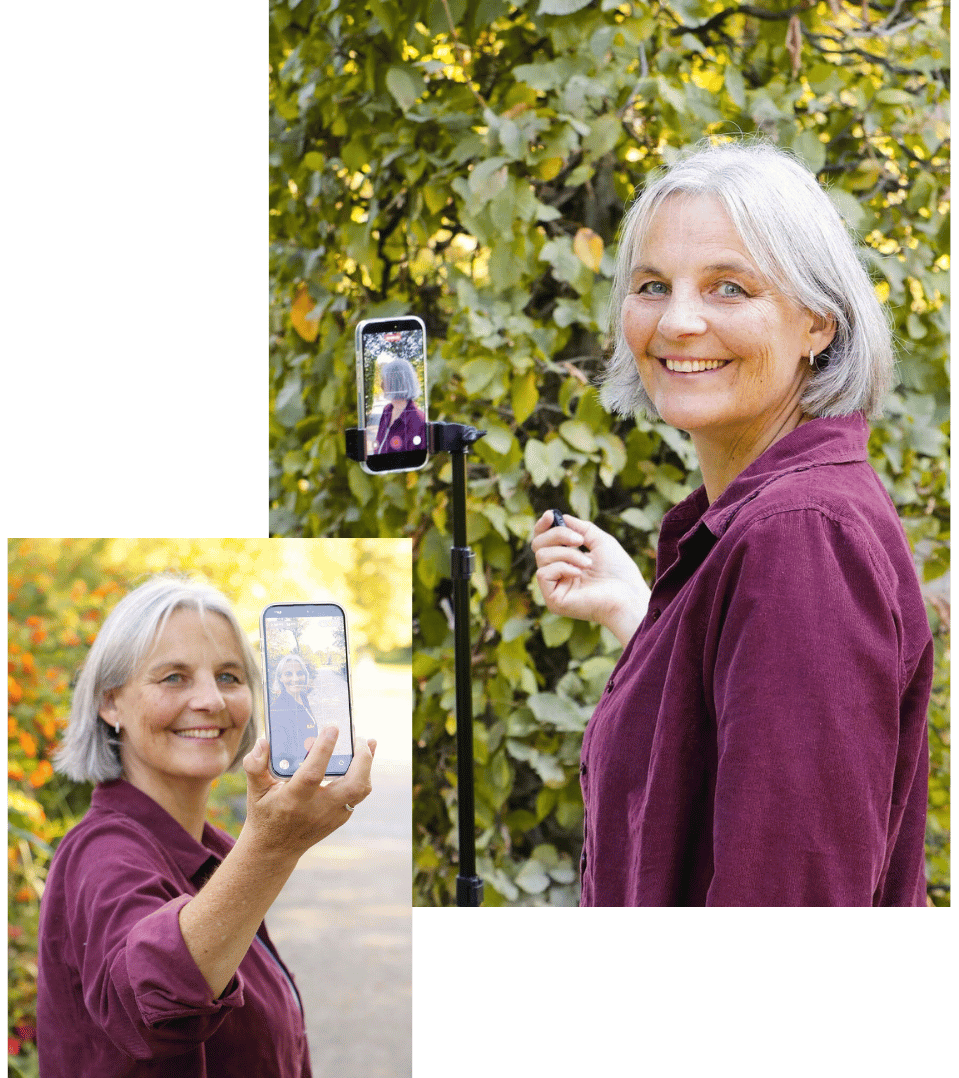 Energetikerin Christine Gningue bei Aufnahmen mit einem Smartphone auf einem Stativ im Grünen.